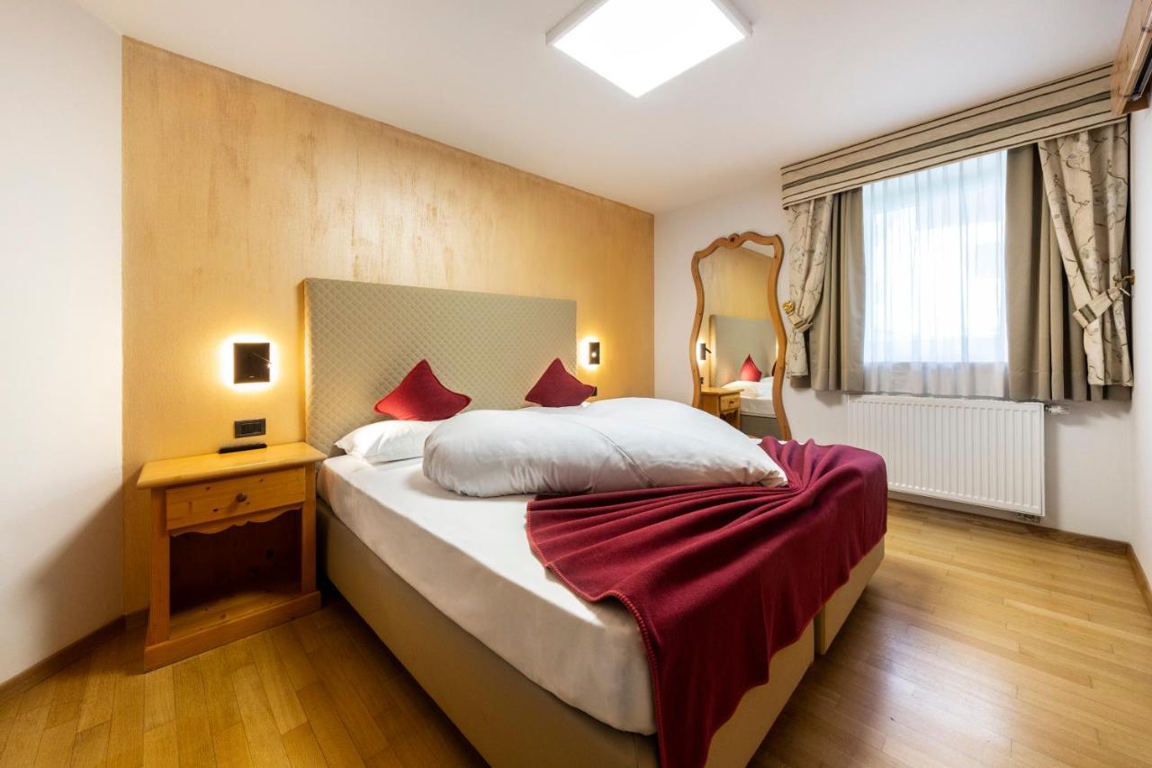 Ciasa Milandura Aparthotel San Cassiano  Exteriör bild