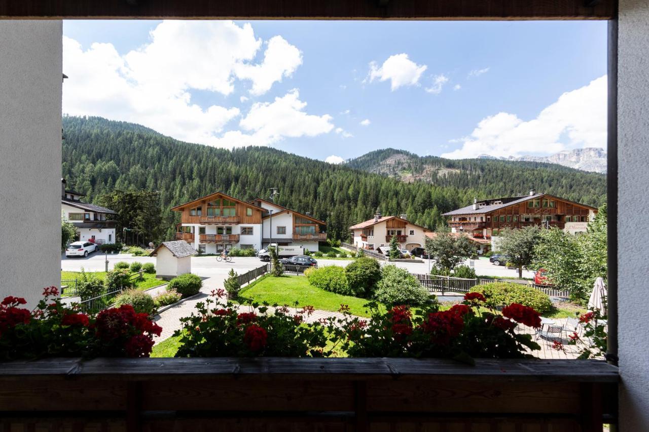 Ciasa Milandura Aparthotel San Cassiano  Exteriör bild